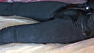 Orgasm in eingepisster jeans