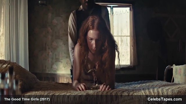アナリーズ・バッソの後背位シーン