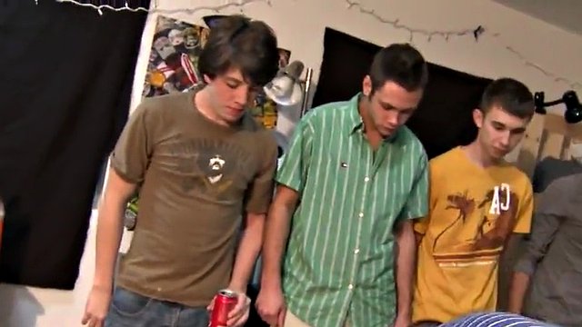 Gli adolescenti del college di wrestling diventano gay nel nonnismo del dormitorio