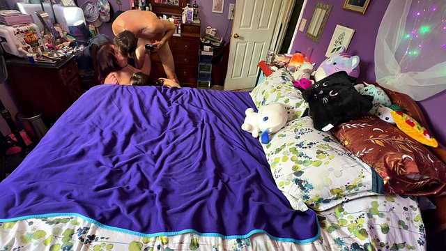 Bigmax8inchs Sex mit dem süßen Duo endet mit Creampie