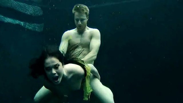 clubbing underwater