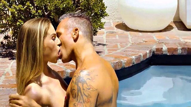 DADDY4K. La ragazza è pronta per una bella sessione con il patrigno del suo ragazzo