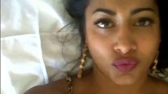 Hindu women know how to service a circumcised Muslim cock