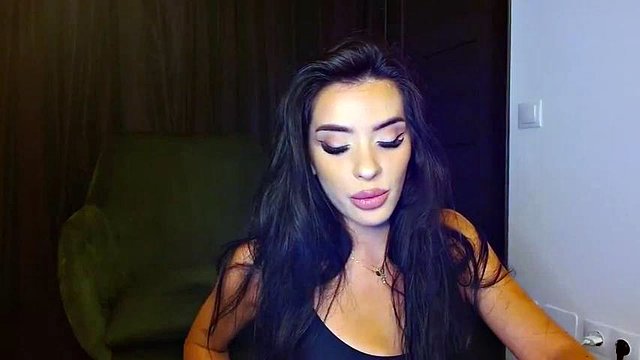 Perfect body luxury brunette busty babe webcam solo: Big Tits, Big Ass & Amateur Porn