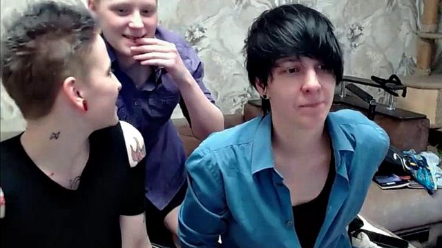 3 dyke friends fool around on webcam: Eporner, Lesbian & Threesome Porn