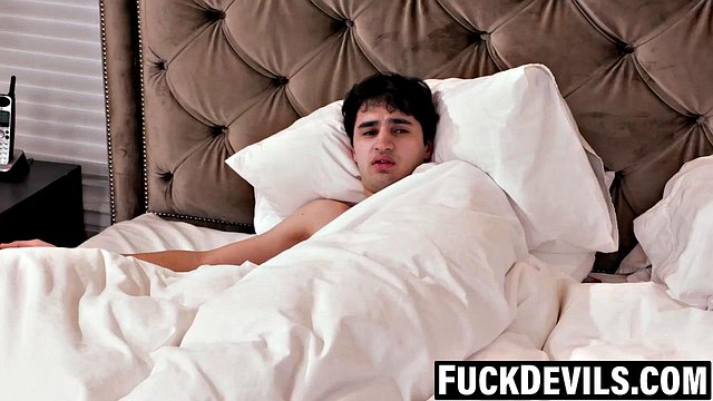 LittleOrralandie Pounds Her Stepmother's Ass With Hardcore Morning Cock Ramming Deep Inside For Massive C
