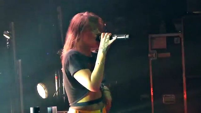 cantante sueca intermitente en vivo