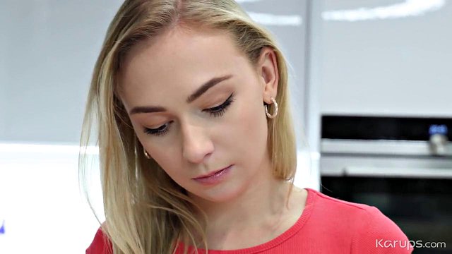 Jenny Wild Blonde Fingering