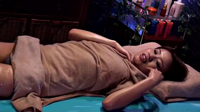 Shiori Sakura goes for a massage: Babe, Japanese & Jap Porn