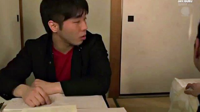 친구들에게 협박을 받은 엄마