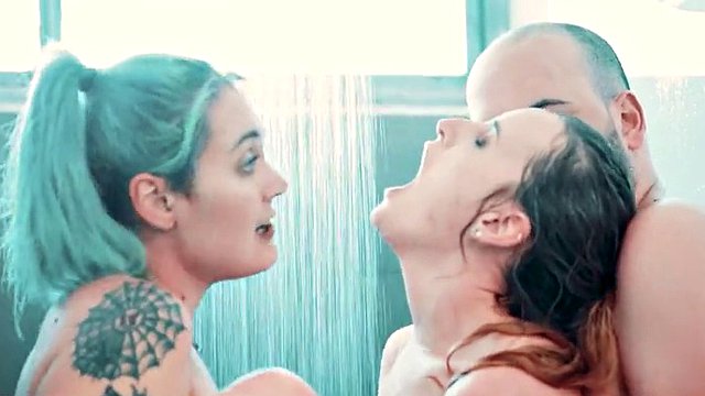 Violet Devine e Woody Alyx fodem o submisso Charlie Forde!