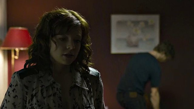 Talented actress Sarah Snook has a hot sex scene
