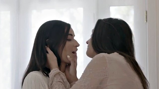Hot teen babe gets pussy licked (Georgia Jones, Emily Willis)