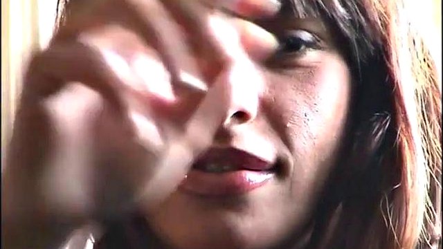 Chaud comme de la baise brune qui fume : porno amateur, bébé et chaturbate