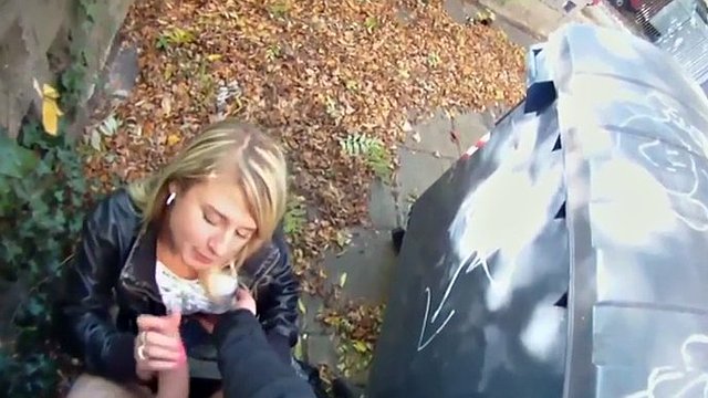 Hot blonde teenager agrees to outdoor air in the cash sex