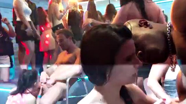 옷을 입은 아마추어 승마