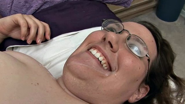 Pretty Plumper Gets Her Fat Pussy Fucked