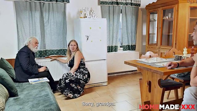 Chubby Big Tits MILF Mikaya Sweet Blowjob Sextape