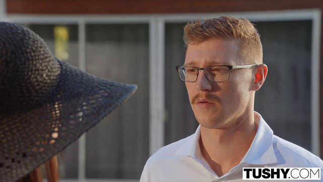 TUSHY verwöhnte Göre Sophia bekommt einen intensiven Analorgasmus - Oliver Flynn