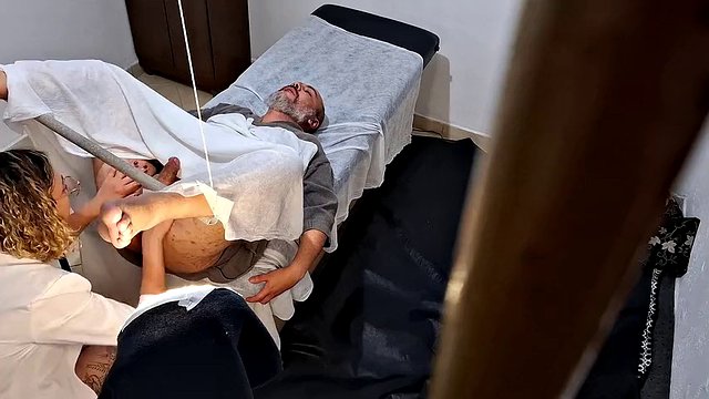 Han dro til legen for å få undersøkt prostata, men legen stakk stroppen i rumpa hans
