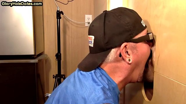 Gloryhole BJ DILF deep throat closeup amateur 4 facial