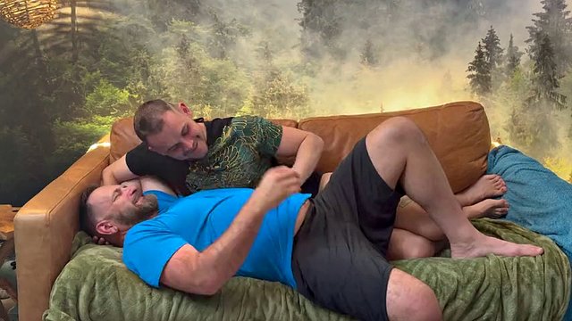 Seattle papà insegna a Muscle Jackstepson Howell a fare il passivo dopo la palestra