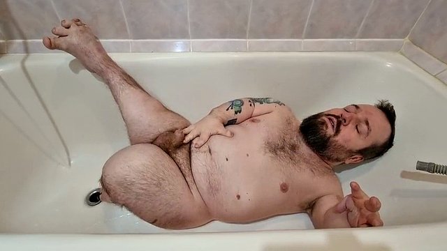 Dvergen gjorde seg forbanna og kom så