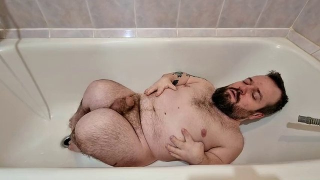 Dvergen gjorde seg forbanna og kom så