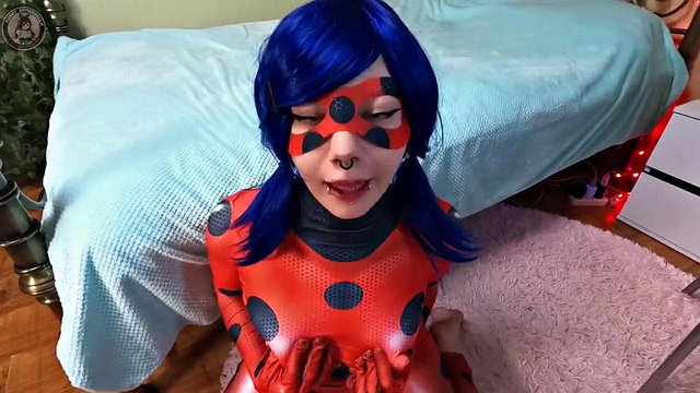 Supervilão domina cosplay super-heroína em POV Boquete Sedução