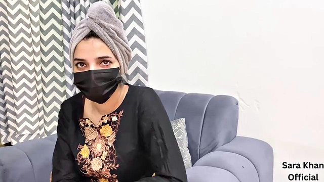 Stepbro propõe anal close-up de peitos grandes para Sara Khan no Eid