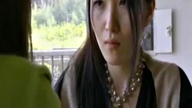 Japanese Girls kiss in public: Babe, Fetish & Lesbian Porn