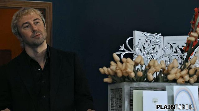 Você está realmente falando sério sobre foder com nosso chefe em seu funeral com Chad Alva e Liv Revamped: Porn