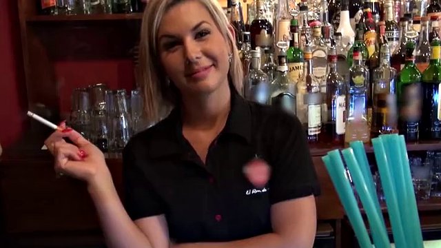 Ritiri pubblici - Barmaid Got Laid con Rihanna Samuel