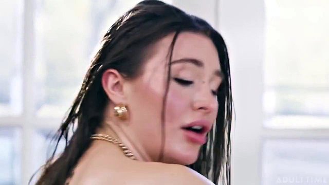 Ella Wild and Ella Reese: Oily Big-Cock Pounding for MILF