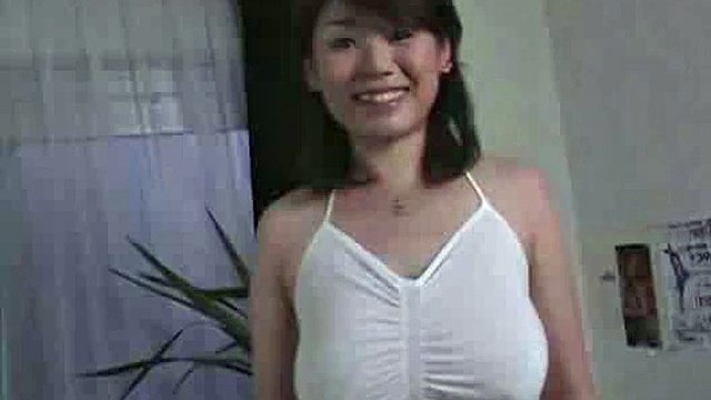 Japonesa tetona con leche Milk Big Breast