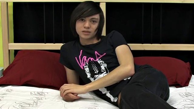 Young emo twink Roxy Red cums after jerking off at an interview
