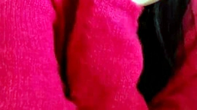 [Flight Attendant Sister], a high-priced code room, G-cup breasts born in 2000, pure natural breasts, live broadcast in China with a big black cow playing with herself and twitching and squirting (4)