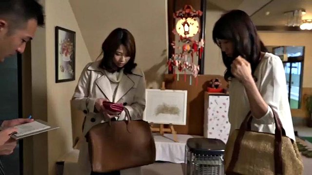 日本女同性戀：肛交、亞洲人和舔色情