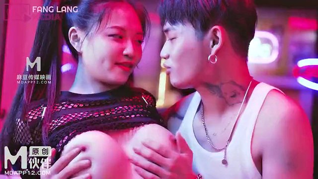 18 year old Asian teen lost her virginity to stranger's big cock and blowjob