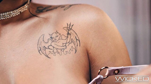 Ryan Reid's Inked Frame Shakes in Quick Big-Cock Doggy