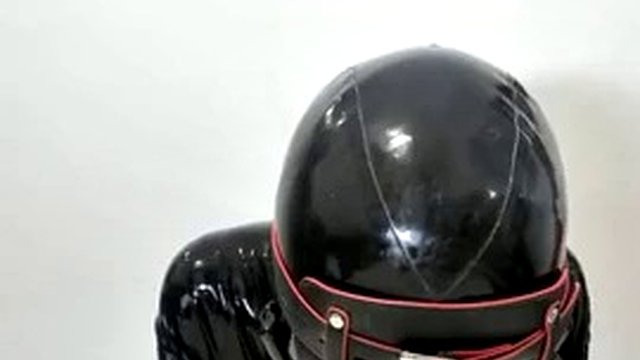 Trénink latexového Rubberdolla