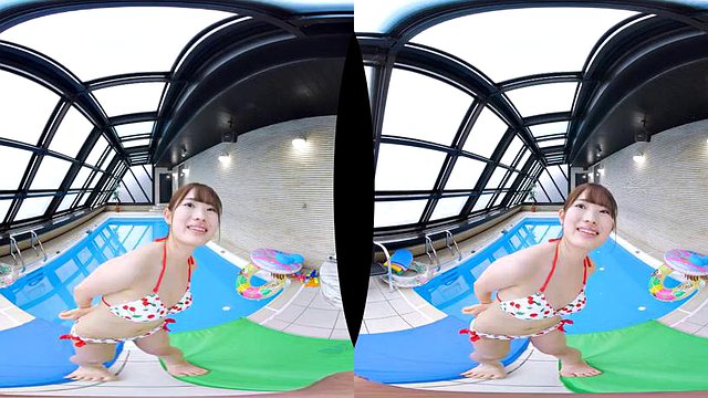 Bikini sexy: tette enormi, pompini e porno VR giapponese