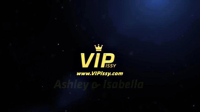 VIPISSY - České holky si užívají vibrátor během piss hry