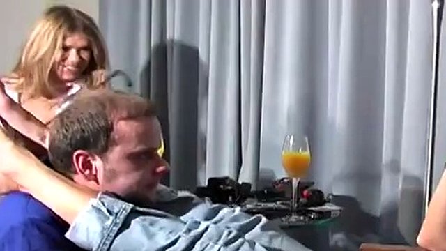 Tricky minx seems like a whore with such a blowjob