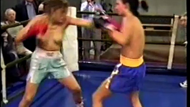 Topless Boxing D001