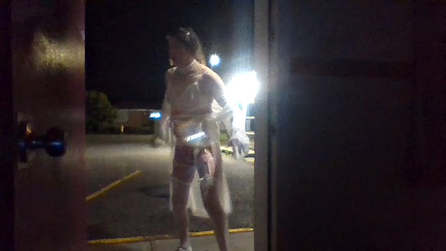 crossdresser flashing and caught by stranger