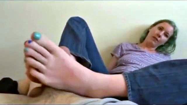 Footjob amatorów 25 minut