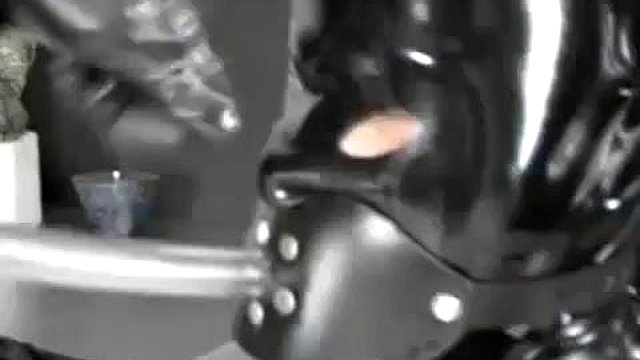 Herrin Silvia e Miss Eve - Mistress ass worship