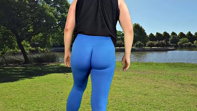 Big bubble butt workout in park
