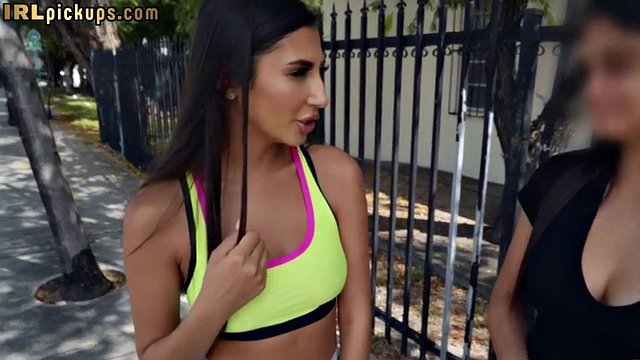 Lesbian latina picking up dykes in public for oralsex